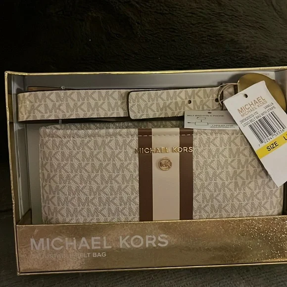 Michael Kors Vanilla Logo Belt Bag with stripe - Picture 3 of 3